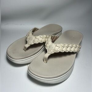 Vionic Kenji Sandals cream size 10 EUC